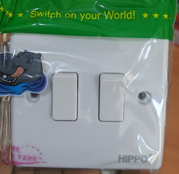 Switch 2Gang 1Way plate Hippo